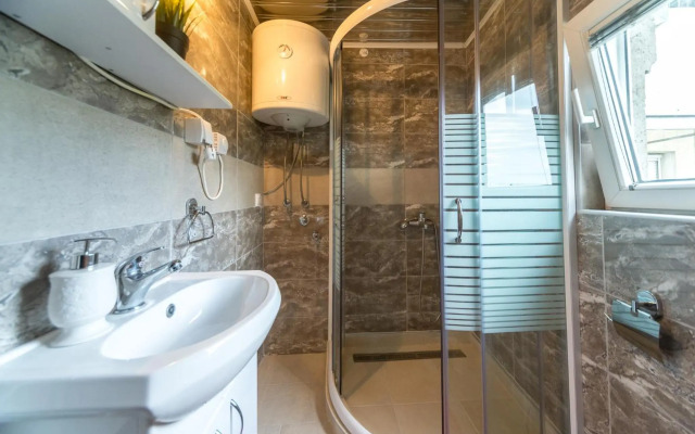 Lux Apartment in Downtown