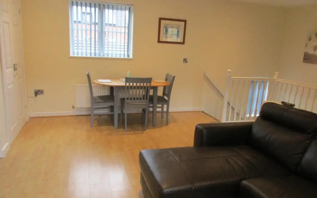 20 Nightingale Gardens, Coton Park, Rugby CV23 0WT