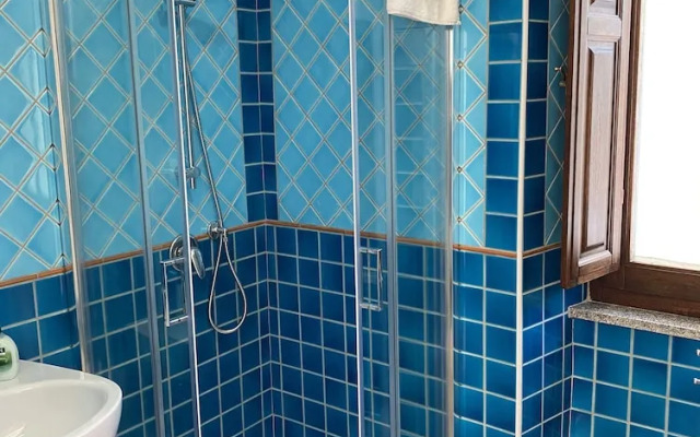 Sui Tetti Di Iglesias