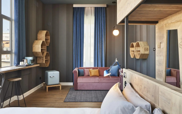 The Modernist Hotel