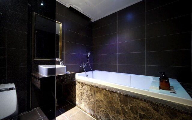2Heaven Hotel