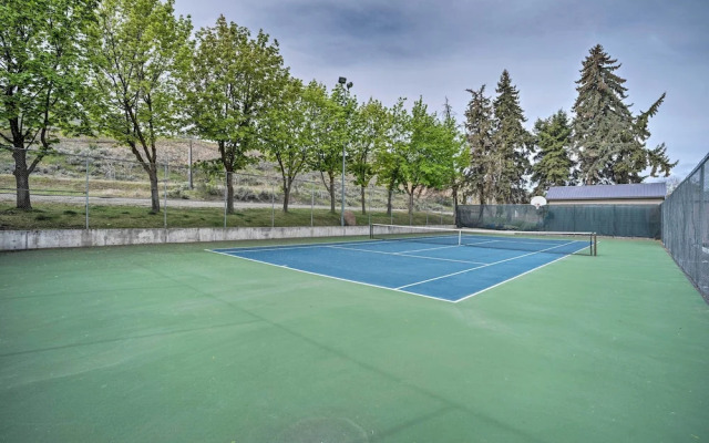 Beautiful Condo w/ Balcony on Lake Chelan!