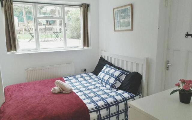 2 Bedroom Family Home In Brixton