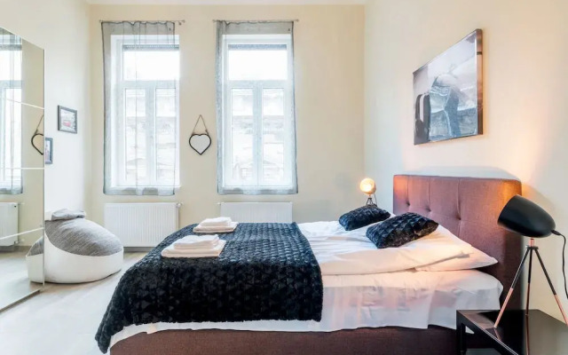 Kazinczy 11 Apartment