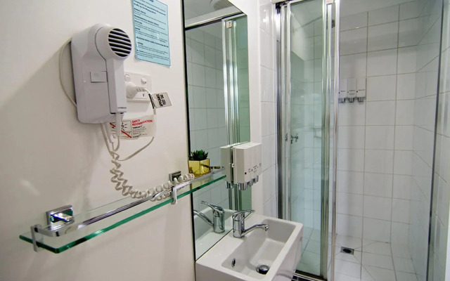Miami Hotel Melbourne