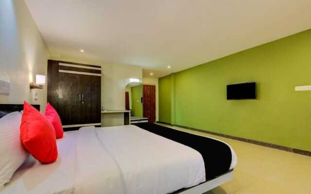 Hotel Beehive Grand
