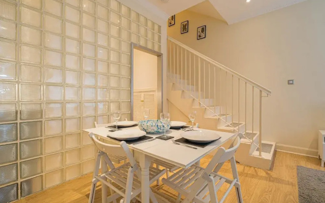 2 Bed Grassmarket Apartment