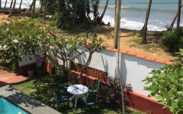 Petter's Beach Inn