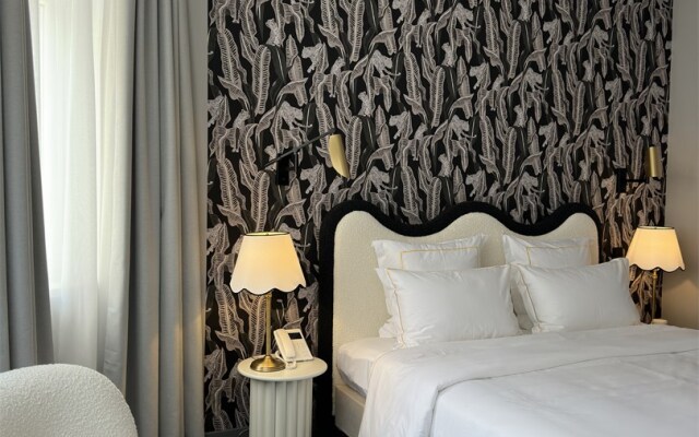 Mr.Just's Hotel