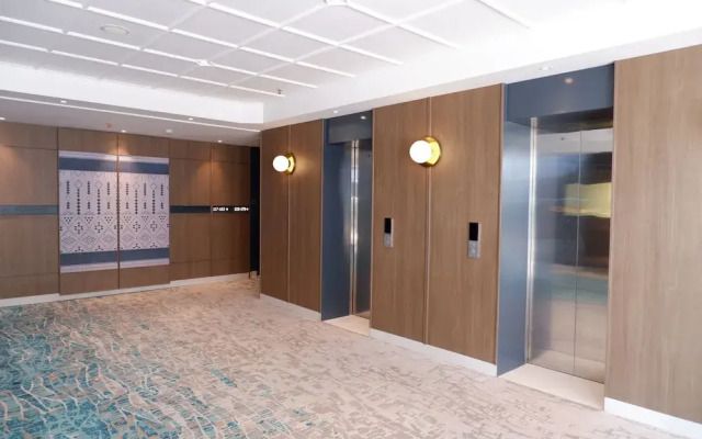 Grand Anara Airport Hotel
