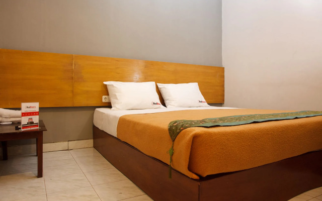 Santo Guest House by RedDoorz