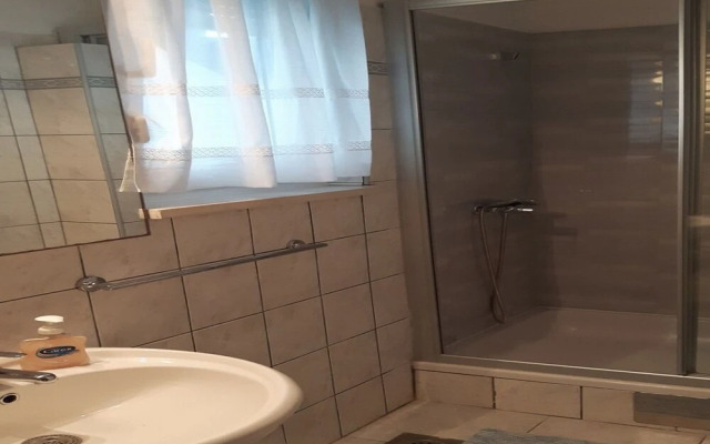 Kate - 20m From the Beach - A1