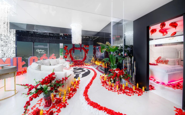 Apartments in Sky Tower with Bathtub near the window