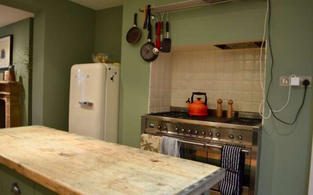 4 Bedroom Family Home in Islington