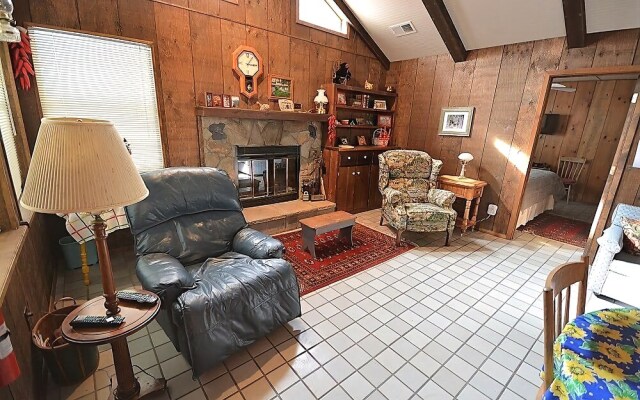La Grange Cabin - Two Bedroom Cabin