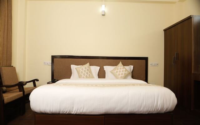 OYO 11490 Hotel Royal Hill