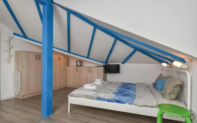 The Ivy House - A Cozy Attic near the City Center