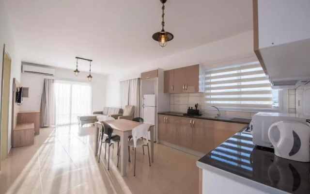 Deniz Airport Suites