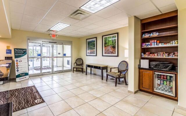 Comfort Inn & Suites Barnesville - Frackville