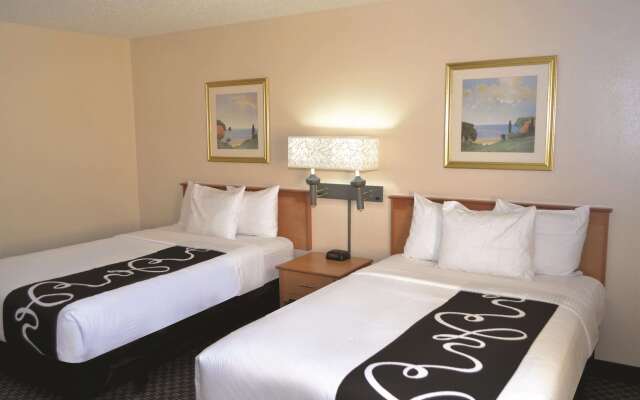 La Quinta Inn & Suites by Wyndham Tampa Fairgrounds - Casino