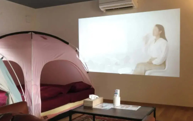 Sloth Glamping