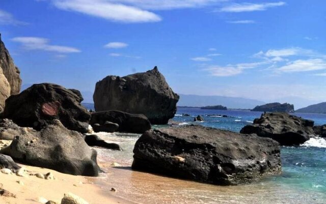 Sir Williams Lodge & Beach Resort