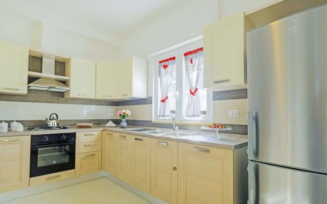 Korinne New Apartment