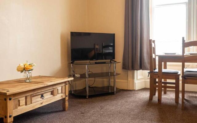 ☆ Central, Spacious Apartment Close to University☆