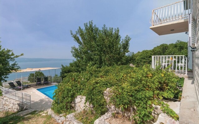 Awesome Home in Duce With Wifi and 2 Bedrooms