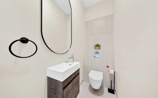 Catalina Residence Apt 3 - L.g. Smith Boulevard 546-j