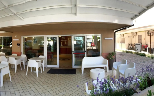 Hotel Little