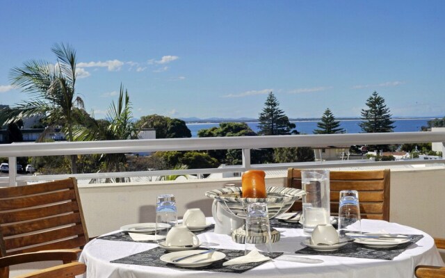 Cote D'Azur,  Unit 43/61 Donald Street
