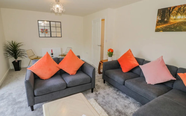 23 Moat House Close