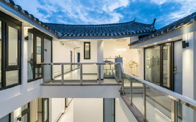 Wuhua Yishu INS Inn Lijiang