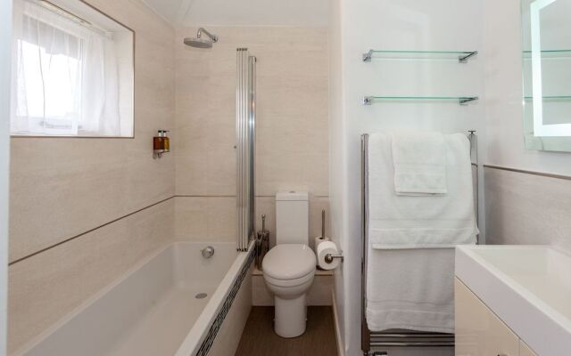 Avalon House B&B