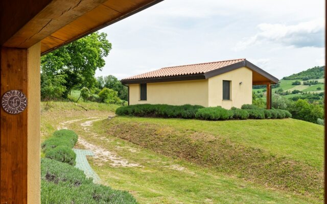 Captivating Cottage in San Ginesio with Swimming Pool