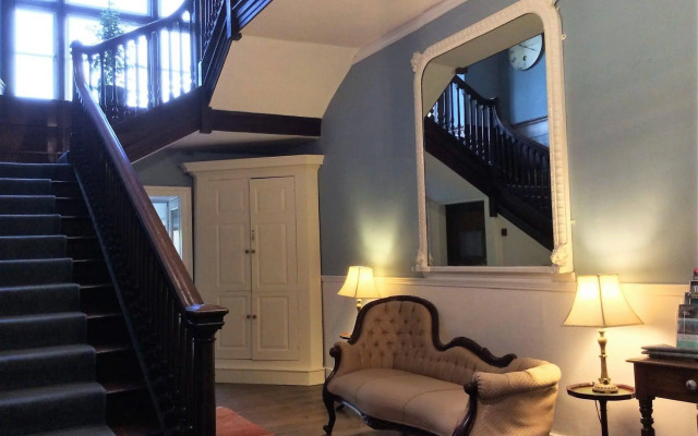 Aberllynfi House