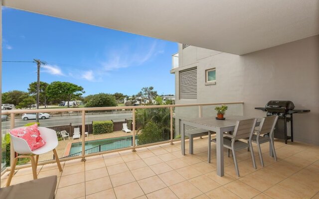 BEACH BLISS LUXURIOUS APARTMENT with POOL