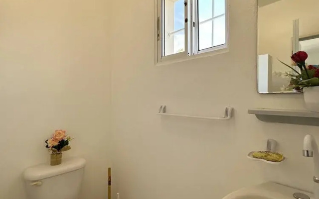 Secure 3-pers Apartment Close to the Beach