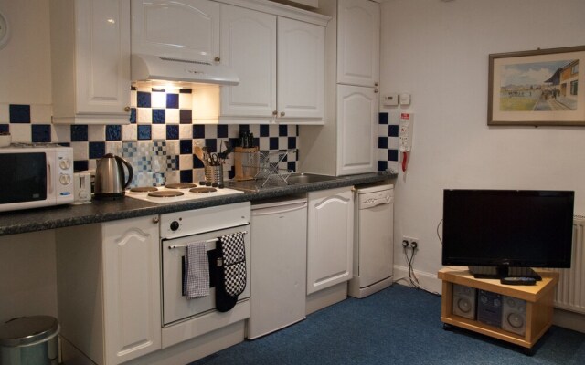 Fountain Court Apartments - Morrison
