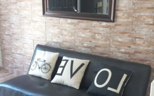 Apartment 1cl2 in the Walled Center With Aircon