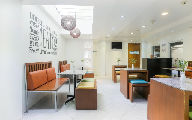Royale Parc Inn & Suites