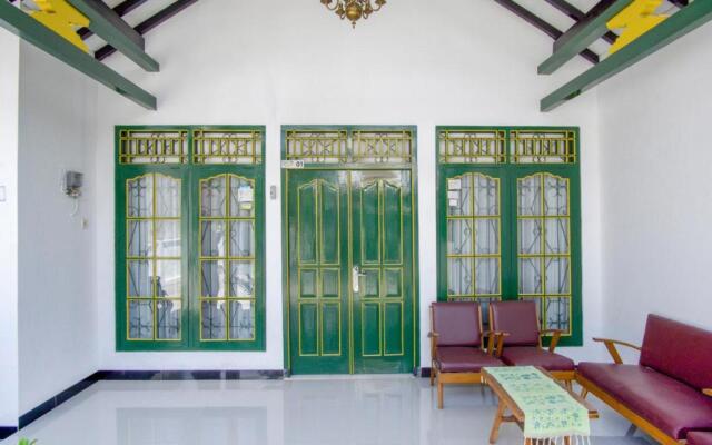 OYO Life 3301 Pondok Eyang Obi