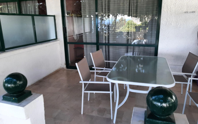 Cosy apartment in Mpenitses with terrace