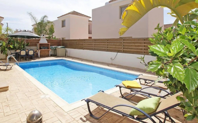 eve Paralimni in Paralimni