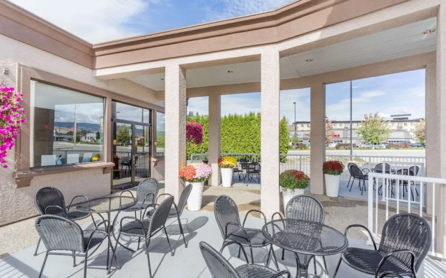 Super 8 By Wyndham Kelowna Bc