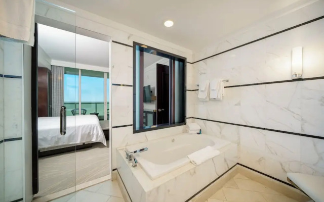 Residences at Fontainebleau Miami