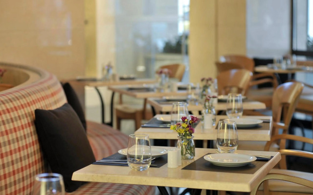 Melia Athens Hotel