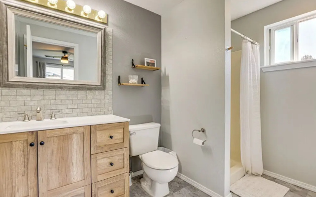 Family-friendly Home w/ Fire Pit in Bend!