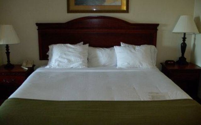 Holiday Inn Express And Suite Laurinburg